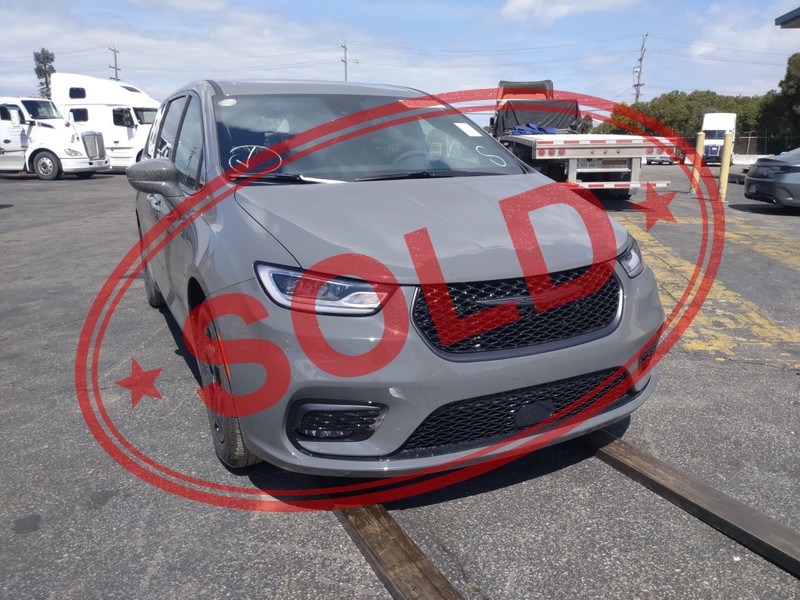 2022 chrysler pacifica hybrid 8