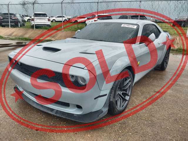 2020 dodge challenger 1