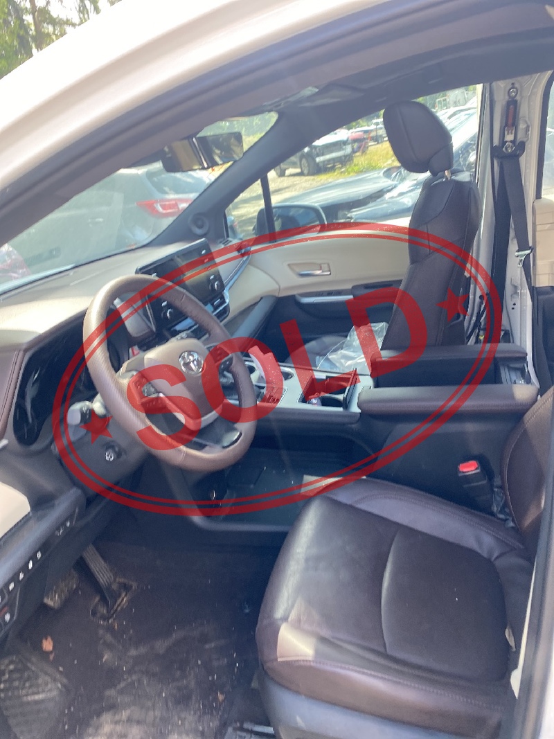 2022 toyota sienna 17