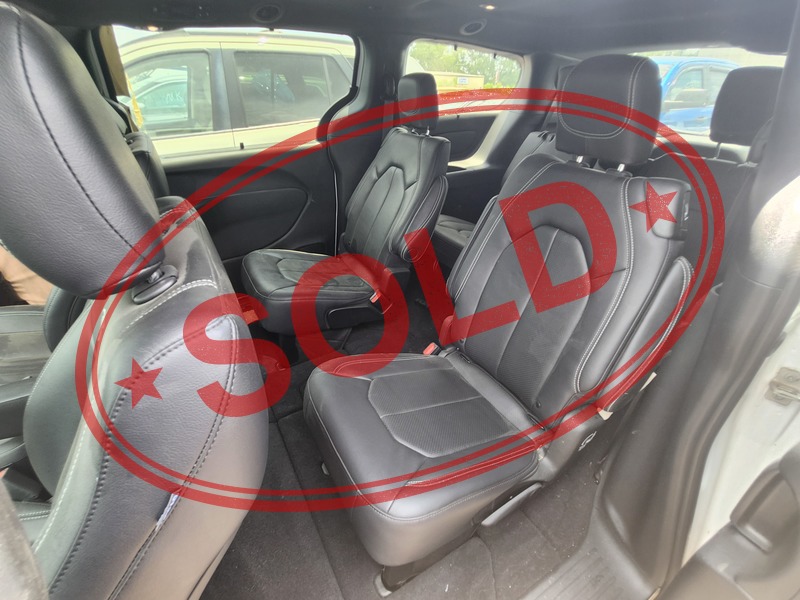 2022 chrysler pacifica touring l 11