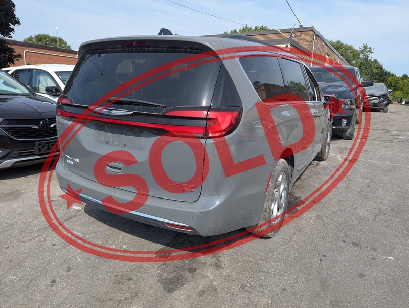 2023 chrysler pacifica 7