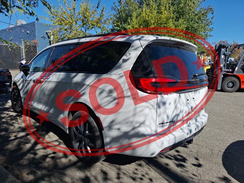 2024 chrysler pacifica 2